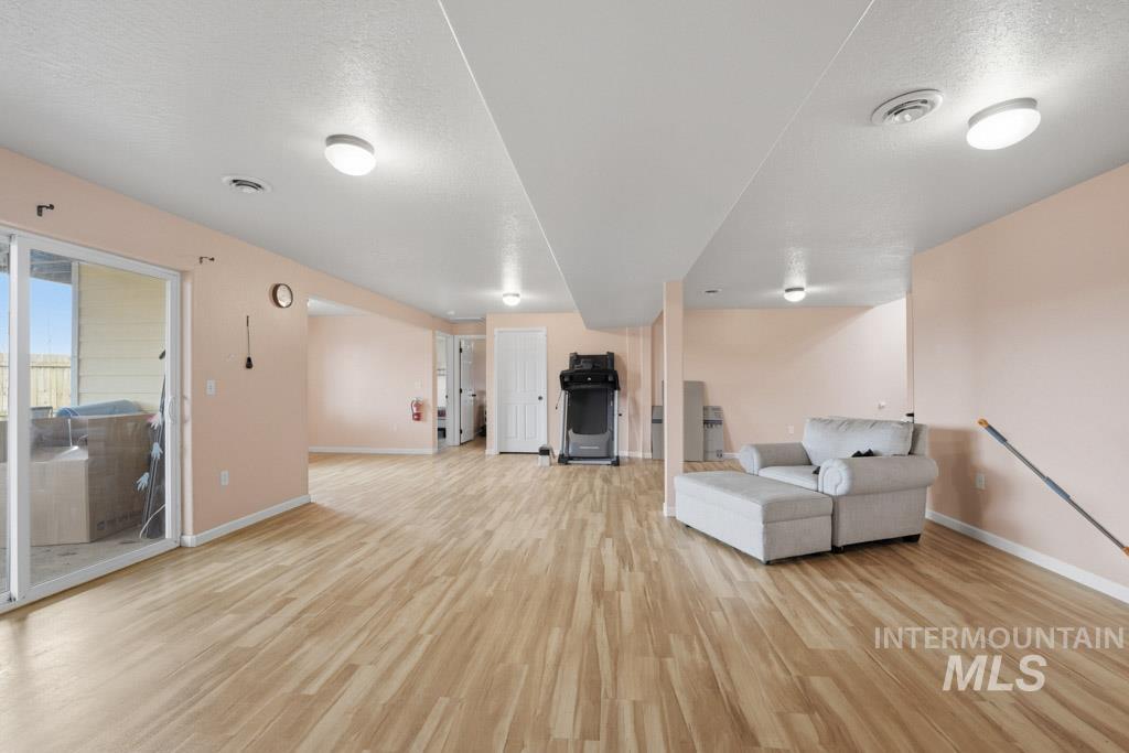 521 Victoria Dr, Moscow, Idaho 83843, 5 Bedrooms, 3 Bathrooms, Residential For Sale, Price $699,000,MLS 98974980