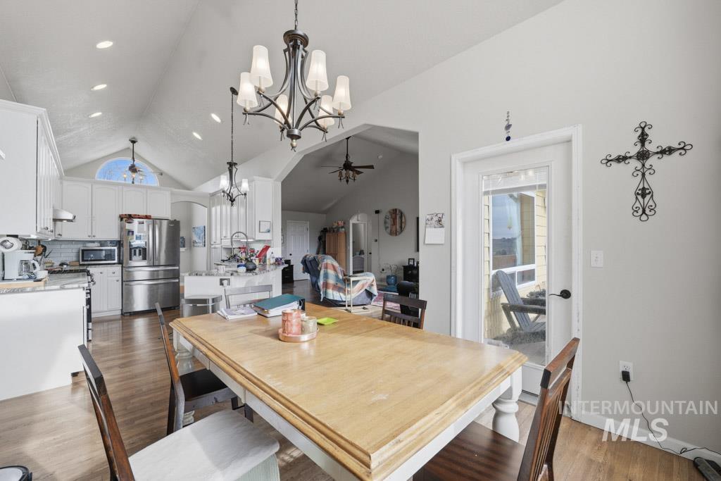 521 Victoria Dr, Moscow, Idaho 83843, 5 Bedrooms, 3 Bathrooms, Residential For Sale, Price $699,000,MLS 98974980