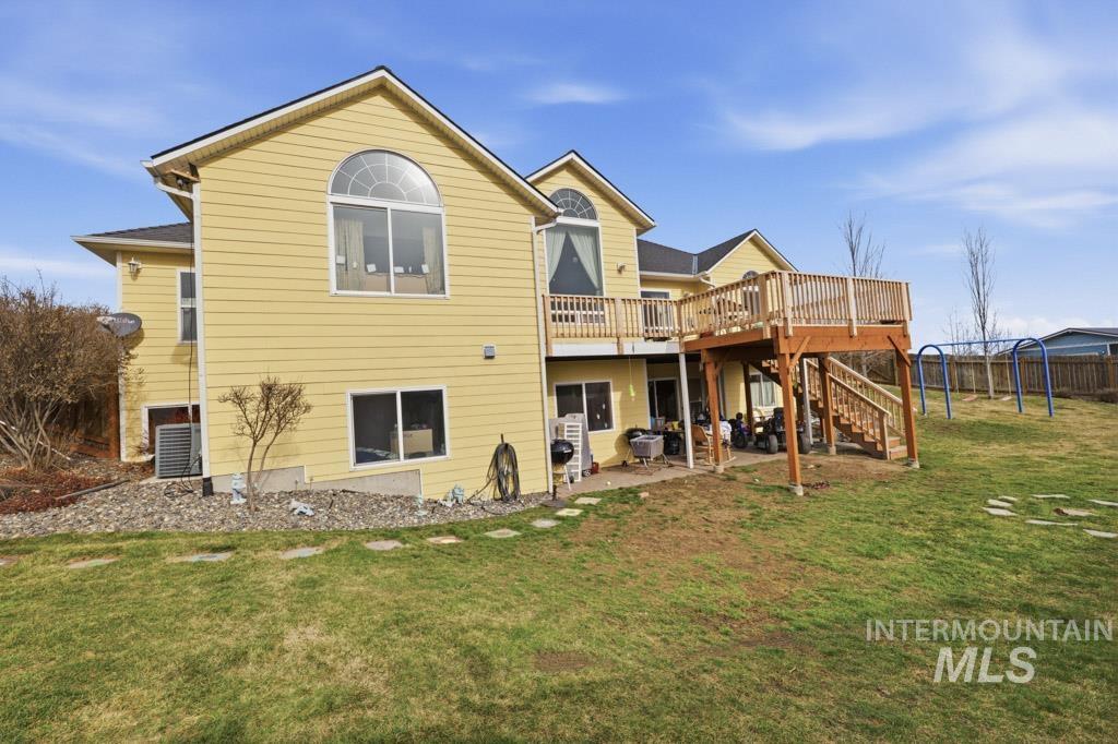 521 Victoria Dr, Moscow, Idaho 83843, 5 Bedrooms, 3 Bathrooms, Residential For Sale, Price $699,000,MLS 98974980