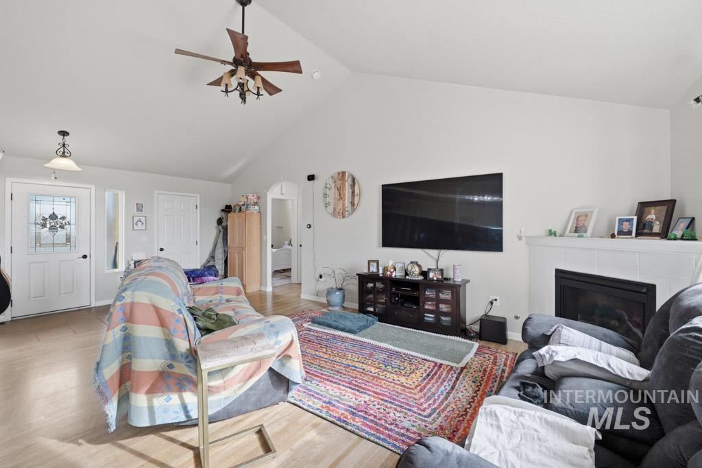 521 Victoria Dr, Moscow, Idaho 83843, 5 Bedrooms, 3 Bathrooms, Residential For Sale, Price $699,000,MLS 98974980