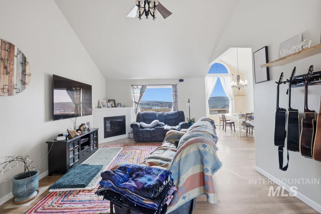 521 Victoria Dr, Moscow, Idaho 83843, 5 Bedrooms, 3 Bathrooms, Residential For Sale, Price $699,000,MLS 98974980