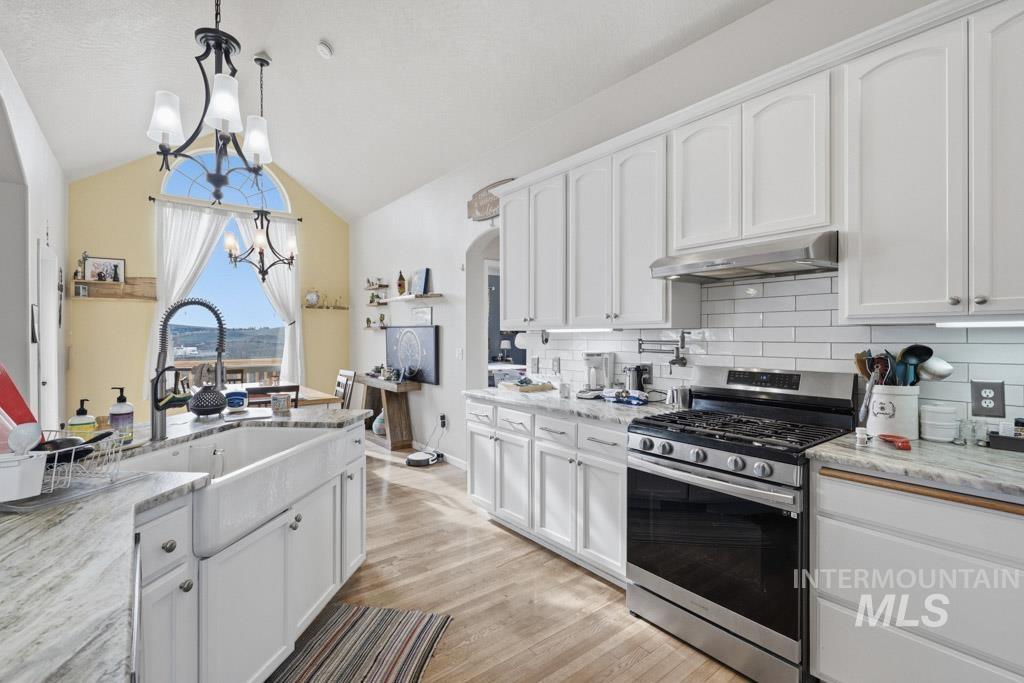 521 Victoria Dr, Moscow, Idaho 83843, 5 Bedrooms, 3 Bathrooms, Residential For Sale, Price $699,000,MLS 98974980