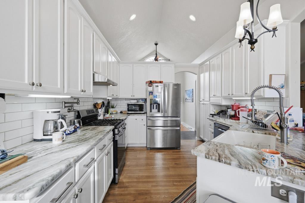 521 Victoria Dr, Moscow, Idaho 83843, 5 Bedrooms, 3 Bathrooms, Residential For Sale, Price $699,000,MLS 98974980