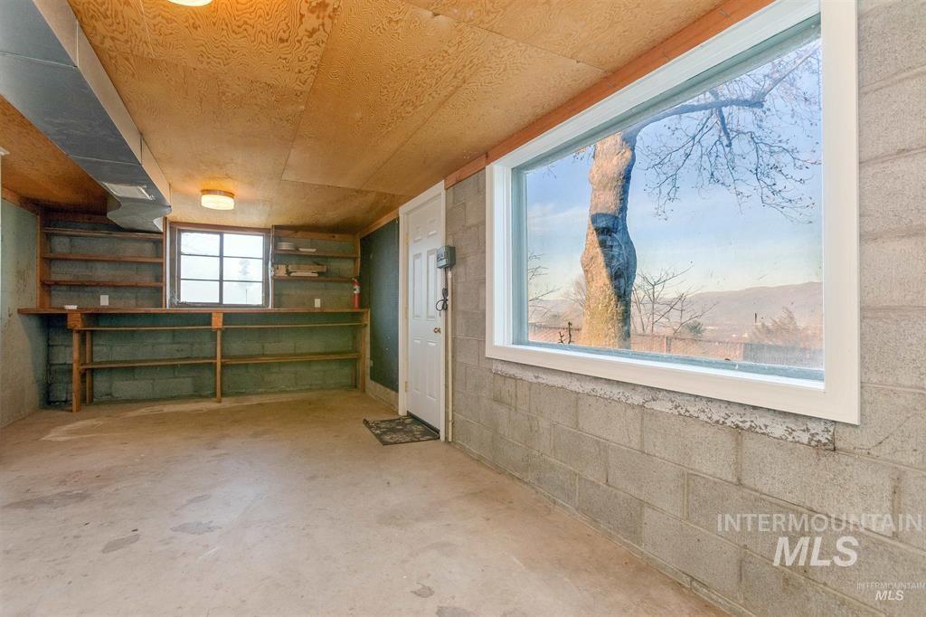 1605 Vineyard Dr., Lewiston, Idaho 83501, 4 Bedrooms, 2 Bathrooms, Residential For Sale, Price $440,000,MLS 98974982