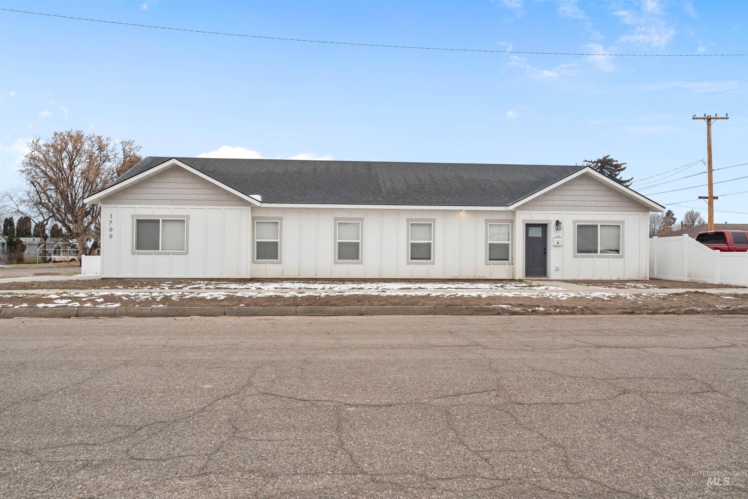 1700 Albion Ave, Burley, Idaho 83318, 2 Bedrooms, 2 Bathrooms, Residential Income For Sale, Price $535,000,MLS 98974983
