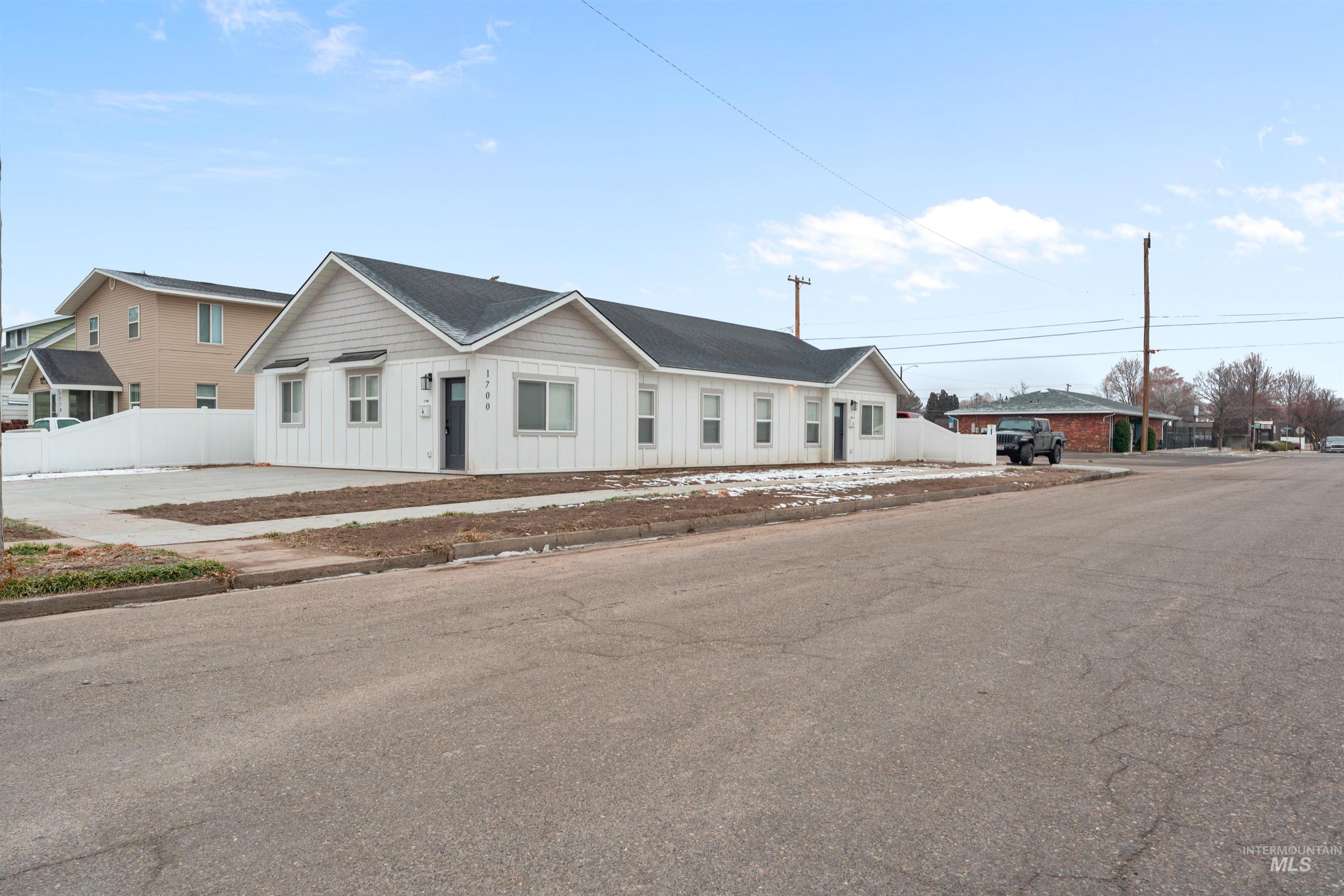 1700 Albion Ave, Burley, Idaho 83318, 2 Bedrooms, 2 Bathrooms, Residential Income For Sale, Price $535,000,MLS 98974983