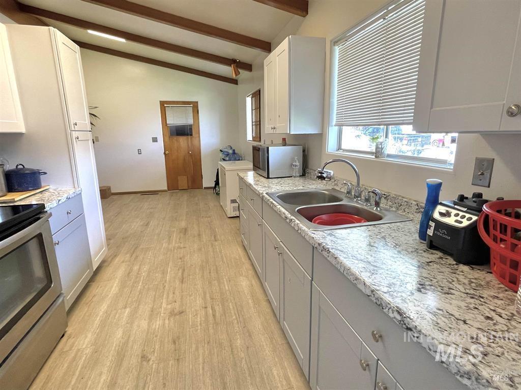 1036 SW 1St Ave, Ontario, Oregon 97914, 3 Bedrooms, 2 Bathrooms, Residential For Sale, Price $350,000,MLS 98974985