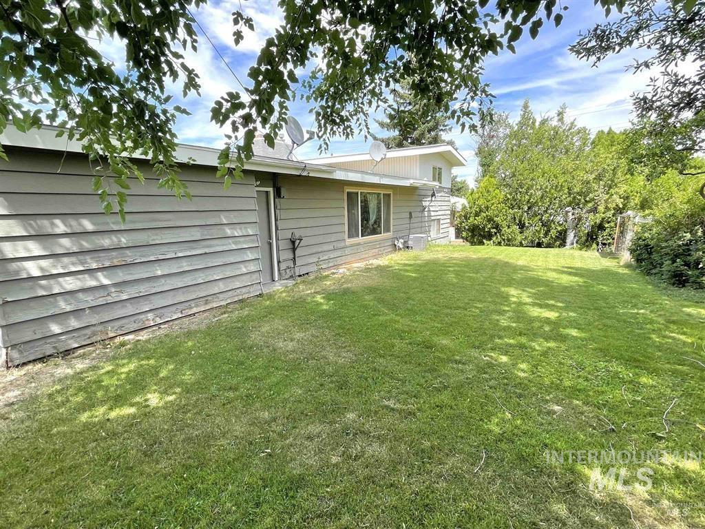 1036 SW 1St Ave, Ontario, Oregon 97914, 3 Bedrooms, 2 Bathrooms, Residential For Sale, Price $350,000,MLS 98974985