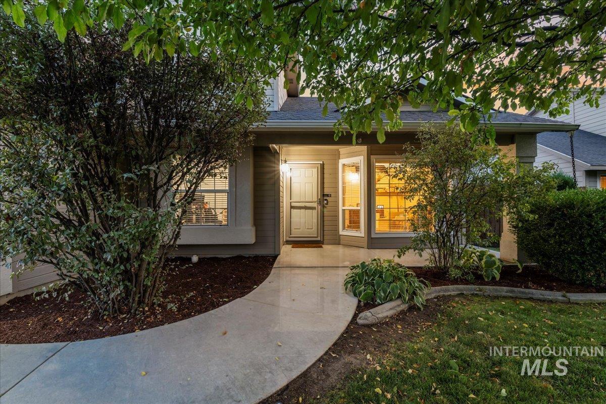 4297 E English Dr., Meridian, Idaho 83642, 4 Bedrooms, 2.5 Bathrooms, Residential For Sale, Price $470,000,MLS 98974986