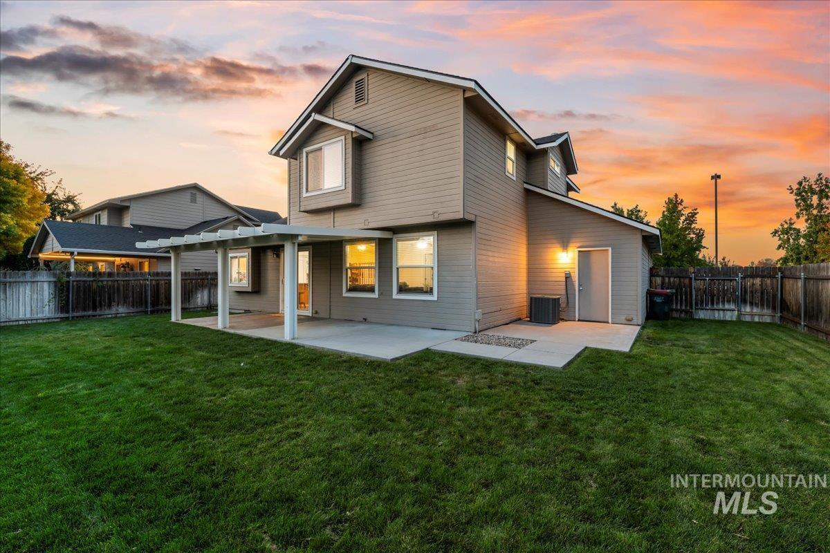 4297 E English Dr., Meridian, Idaho 83642, 4 Bedrooms, 2.5 Bathrooms, Residential For Sale, Price $470,000,MLS 98974986