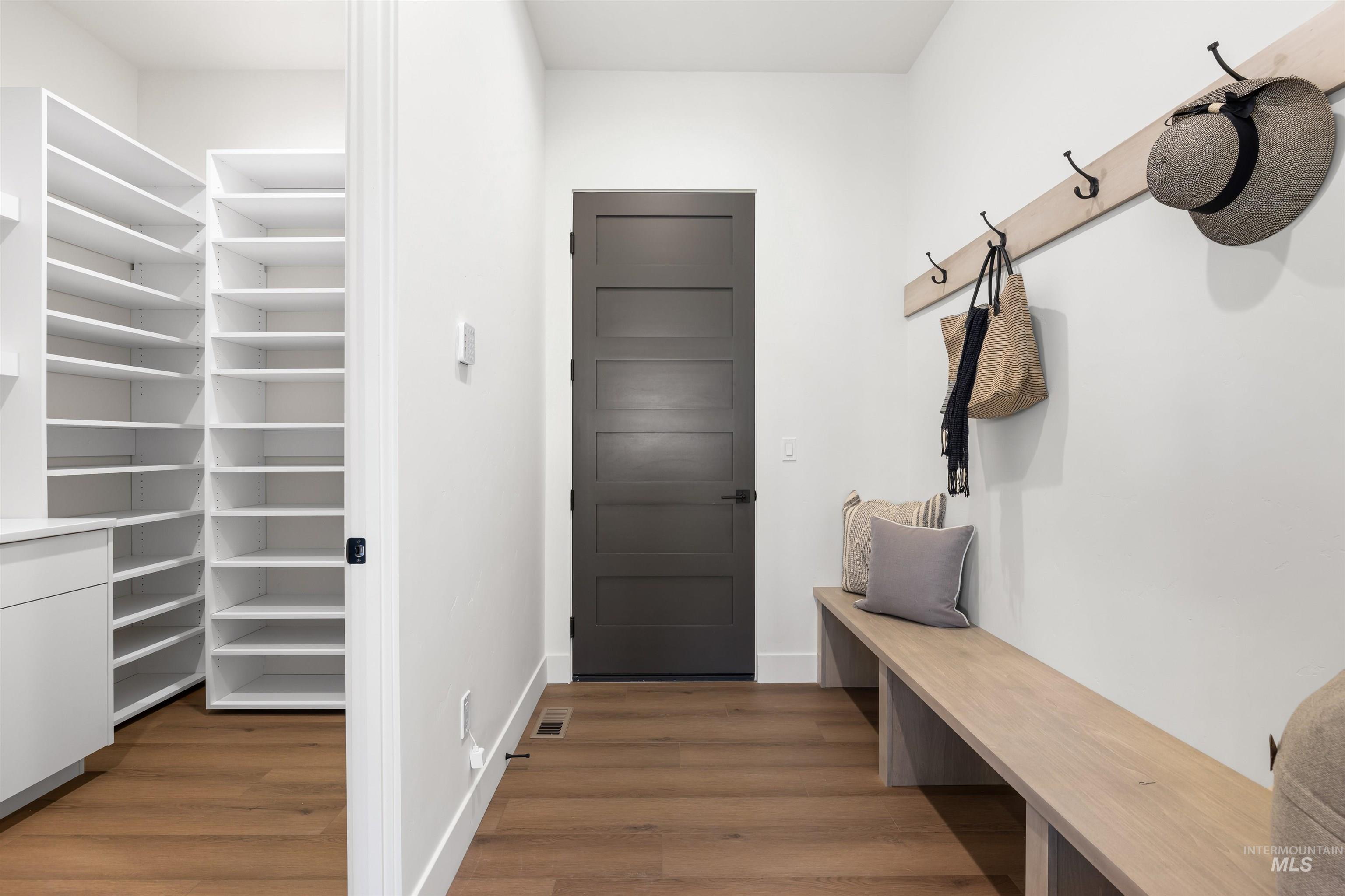 25425 Bur Oak Pl, Caldwell, Idaho 83607, 3 Bedrooms, 2.5 Bathrooms, Residential For Sale, Price $1,399,000,MLS 98974988