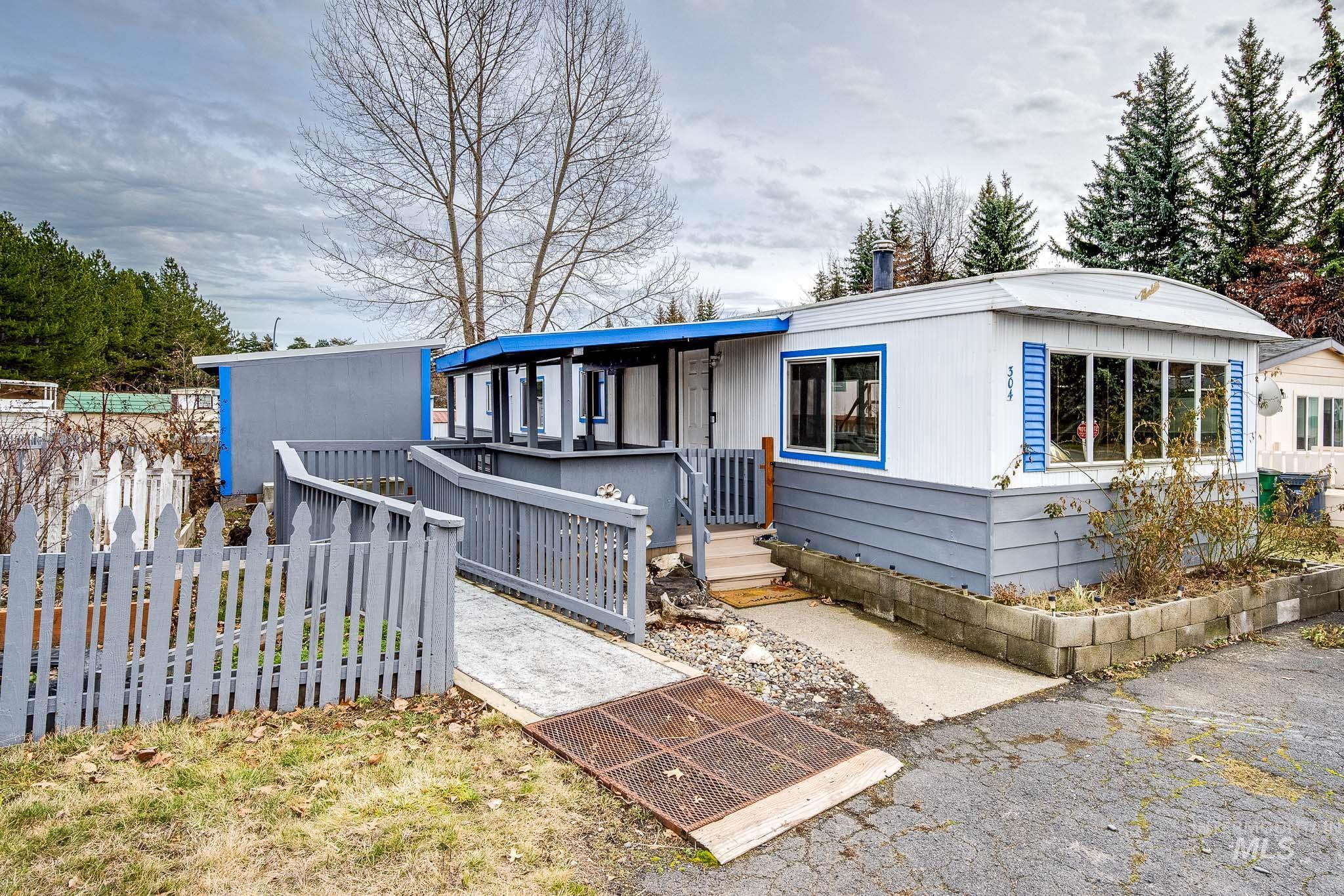 411 N Almon St. #304, Moscow, Idaho 83843, 2 Bedrooms, 1 Bathroom, Residential For Sale, Price $72,900,MLS 98974992