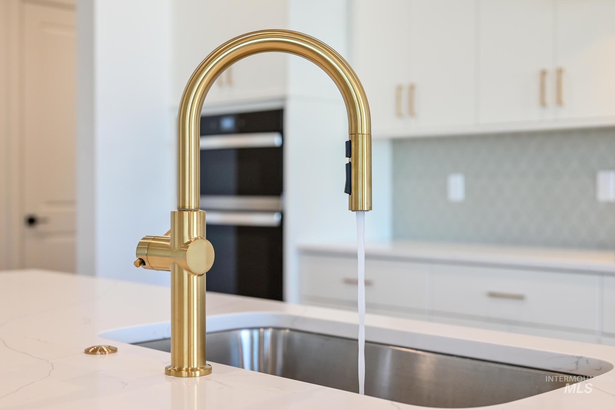 9100 W Moonglade St, Star, Idaho 83669, 4 Bedrooms, 3 Bathrooms, Residential For Sale, Price $709,000,MLS 98974994