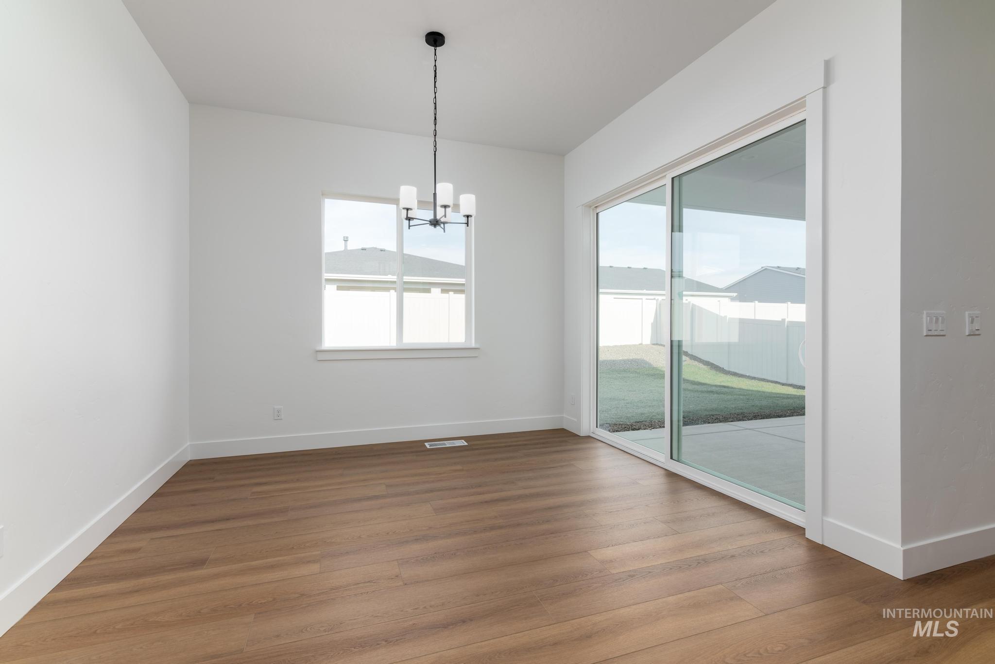 9100 W Moonglade St, Star, Idaho 83669, 4 Bedrooms, 3 Bathrooms, Residential For Sale, Price $709,000,MLS 98974994