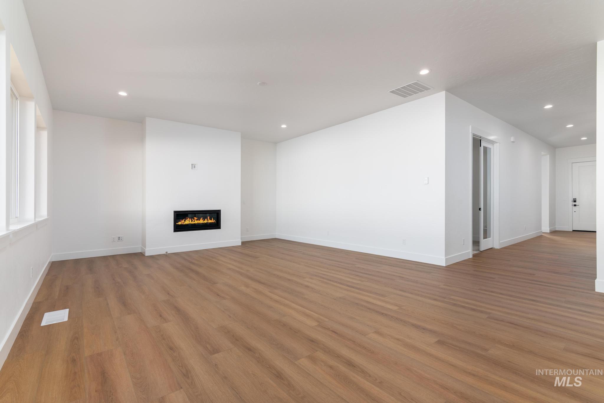 9100 W Moonglade St, Star, Idaho 83669, 4 Bedrooms, 3 Bathrooms, Residential For Sale, Price $709,000,MLS 98974994