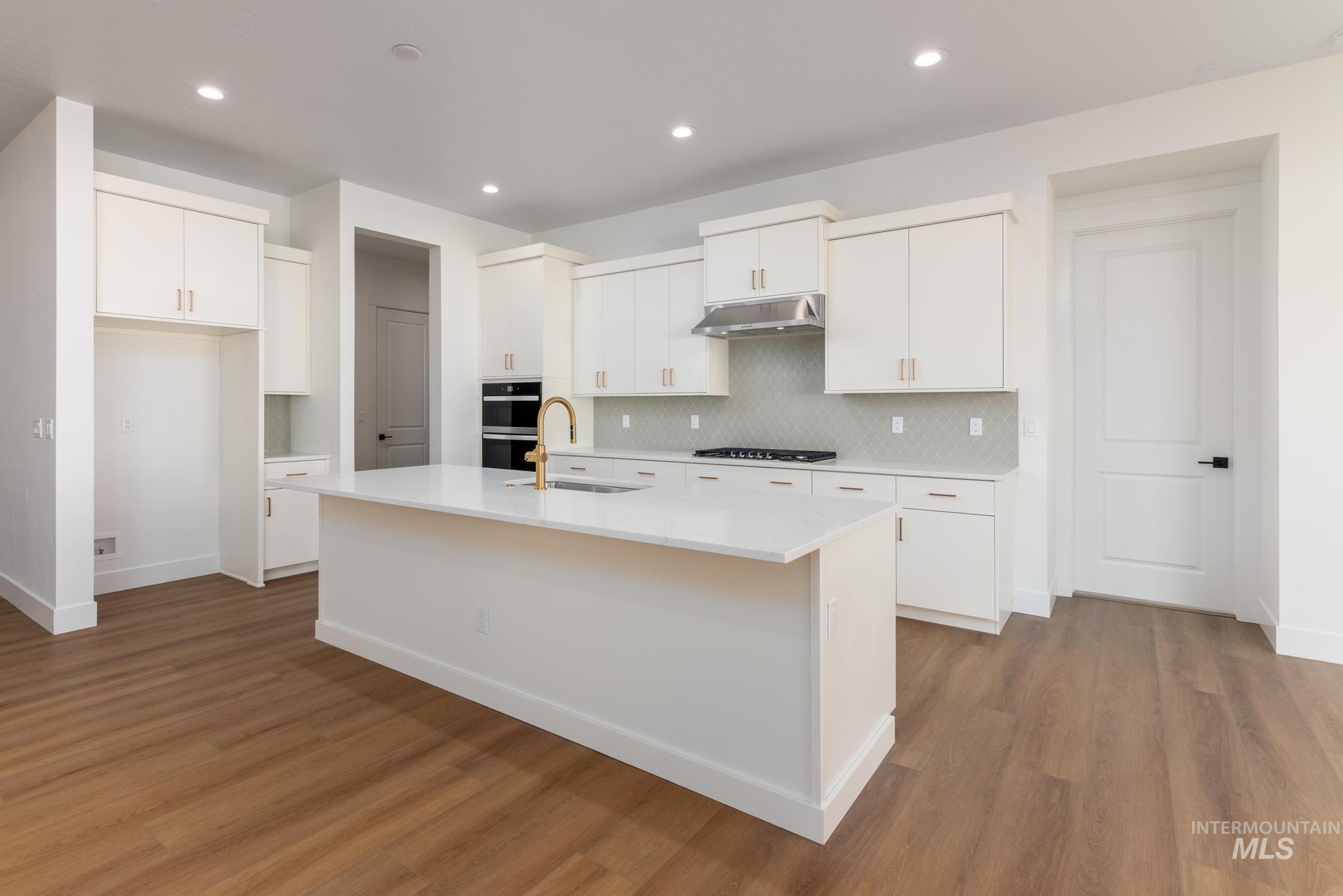 9100 W Moonglade St, Star, Idaho 83669, 4 Bedrooms, 3 Bathrooms, Residential For Sale, Price $709,000,MLS 98974994