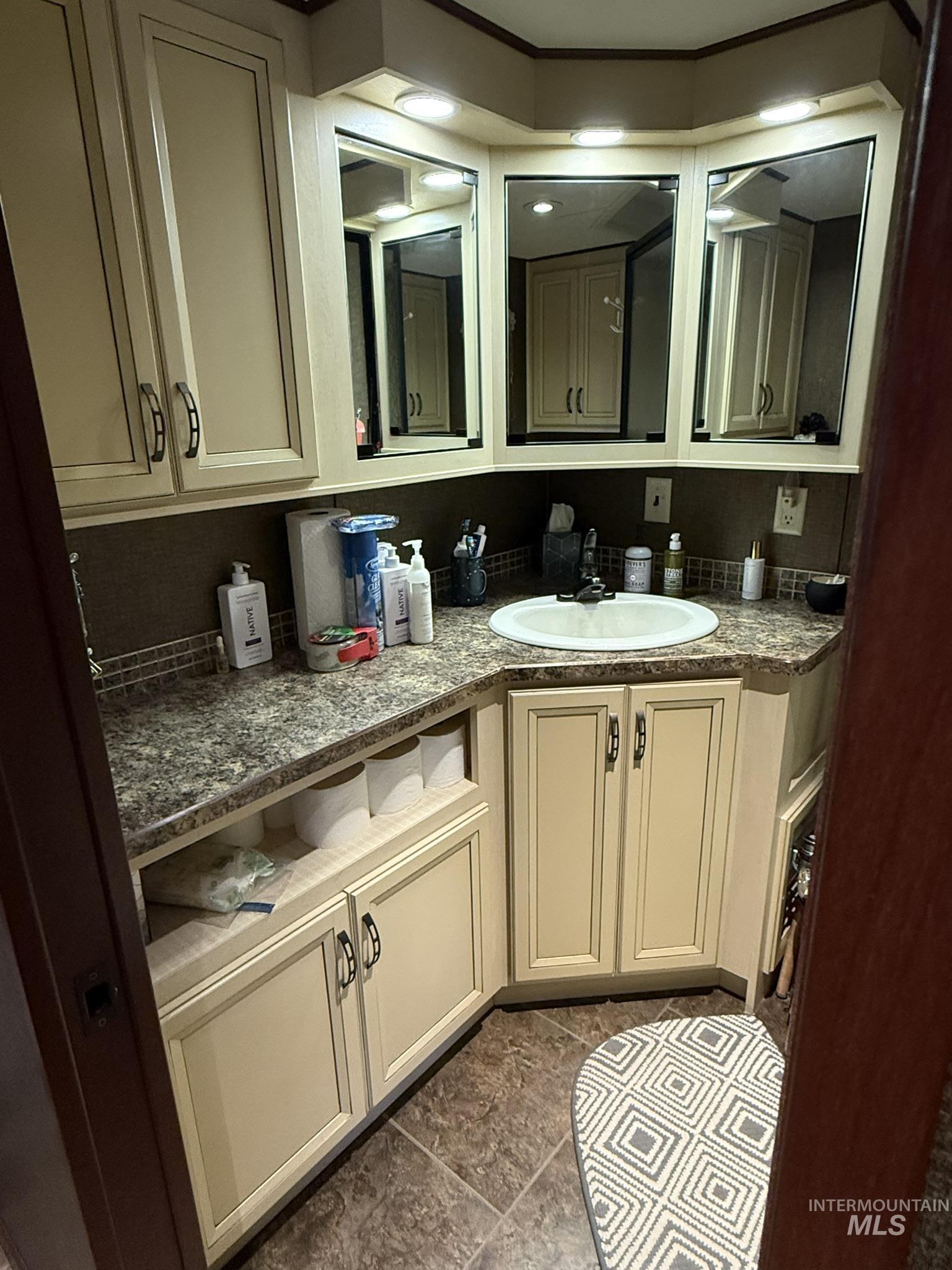 532 Old Pollock Road, Riggins, Idaho 83549, 1 Bedroom, 1 Bathroom, Residential For Sale, Price $450,000,MLS 98974999