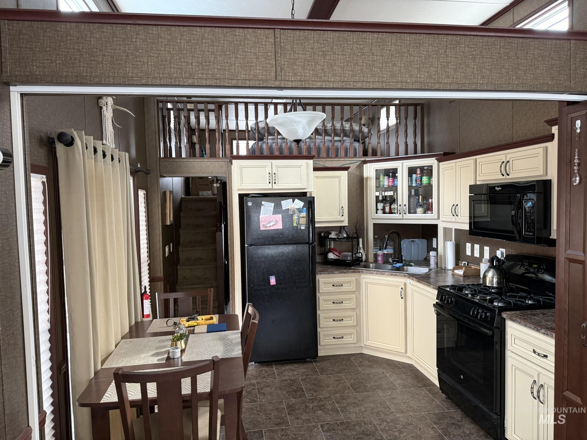 532 Old Pollock Road, Riggins, Idaho 83549, 1 Bedroom, 1 Bathroom, Residential For Sale, Price $450,000,MLS 98974999