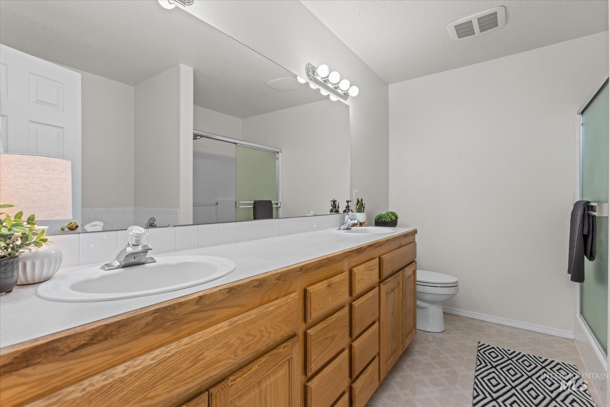 3359 N Summerfield Way, Meridian, Idaho 83646, 4 Bedrooms, 2.5 Bathrooms, Residential For Sale, Price $550,000,MLS 98975000