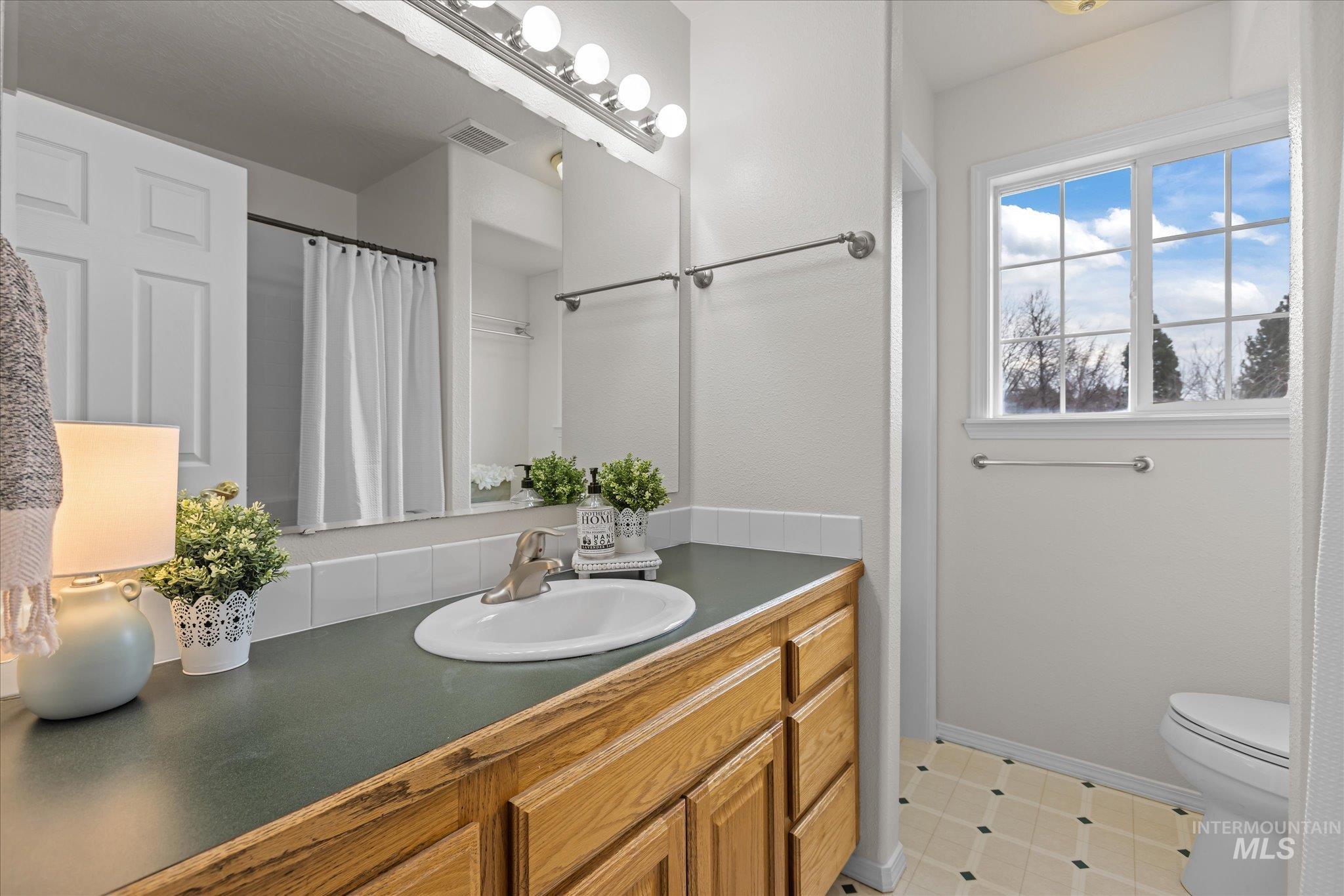 3359 N Summerfield Way, Meridian, Idaho 83646, 4 Bedrooms, 2.5 Bathrooms, Residential For Sale, Price $550,000,MLS 98975000