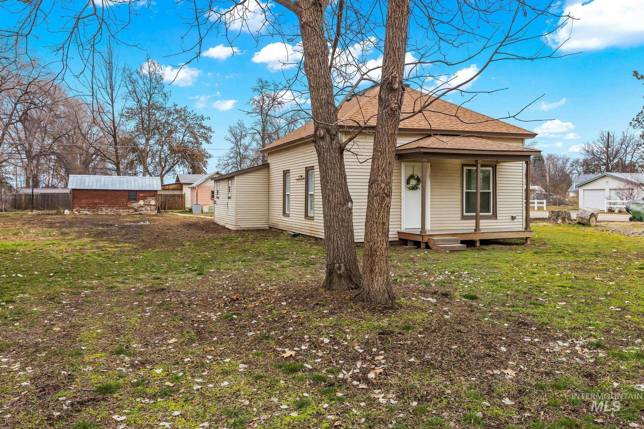 202 E Park Ave, New Plymouth, Idaho 83655, 3 Bedrooms, 1 Bathroom, Residential For Sale, Price $299,900,MLS 98975002