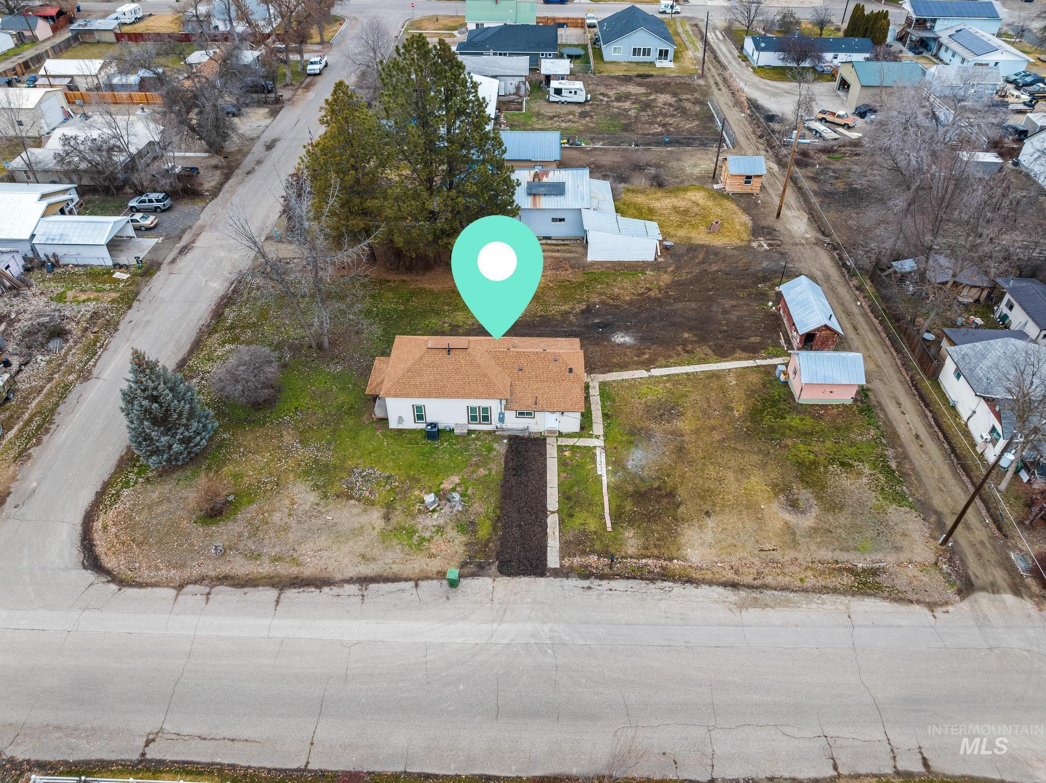 202 E Park Ave, New Plymouth, Idaho 83655, 3 Bedrooms, 1 Bathroom, Residential For Sale, Price $299,900,MLS 98975002