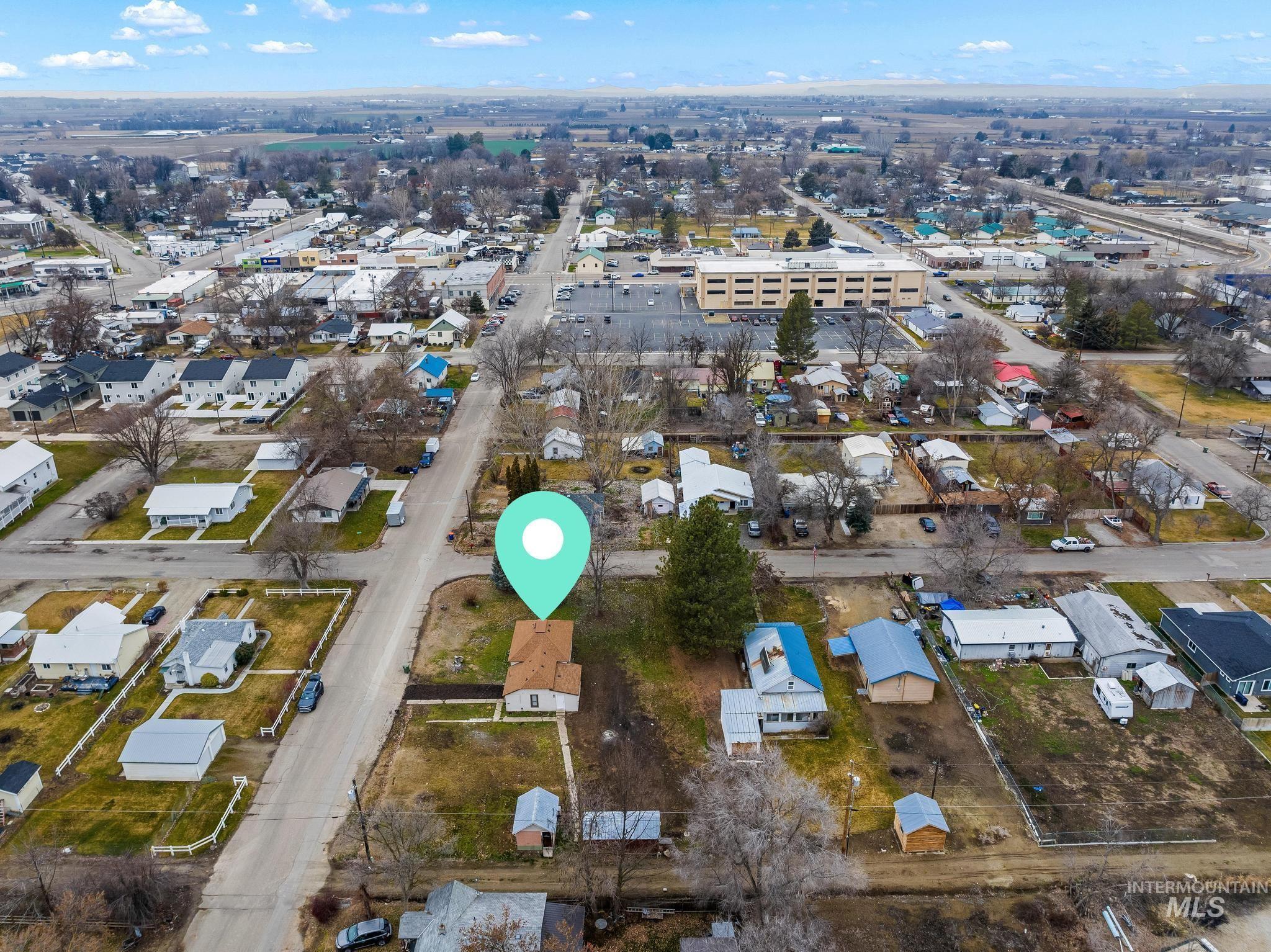 202 E Park Ave, New Plymouth, Idaho 83655, 3 Bedrooms, 1 Bathroom, Residential For Sale, Price $299,900,MLS 98975002