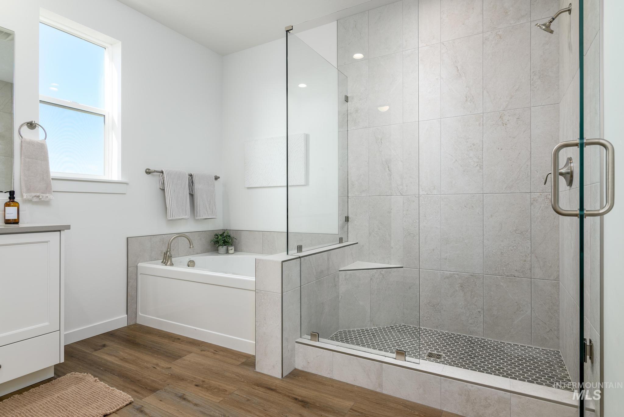 855 W Bay St, Middleton, Idaho 83644, 5 Bedrooms, 4 Bathrooms, Residential For Sale, Price $574,000,MLS 98975007