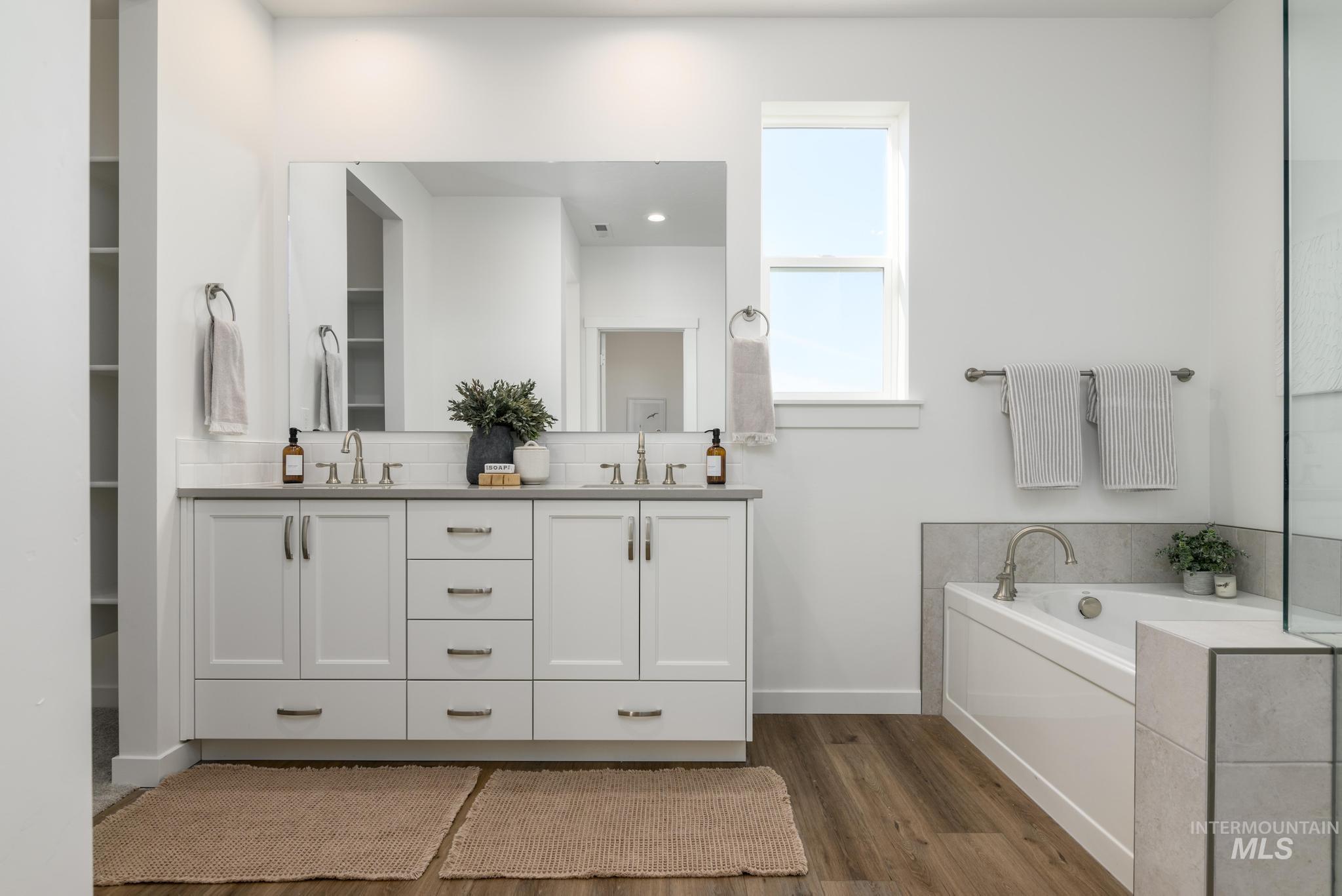 855 W Bay St, Middleton, Idaho 83644, 5 Bedrooms, 4 Bathrooms, Residential For Sale, Price $574,000,MLS 98975007