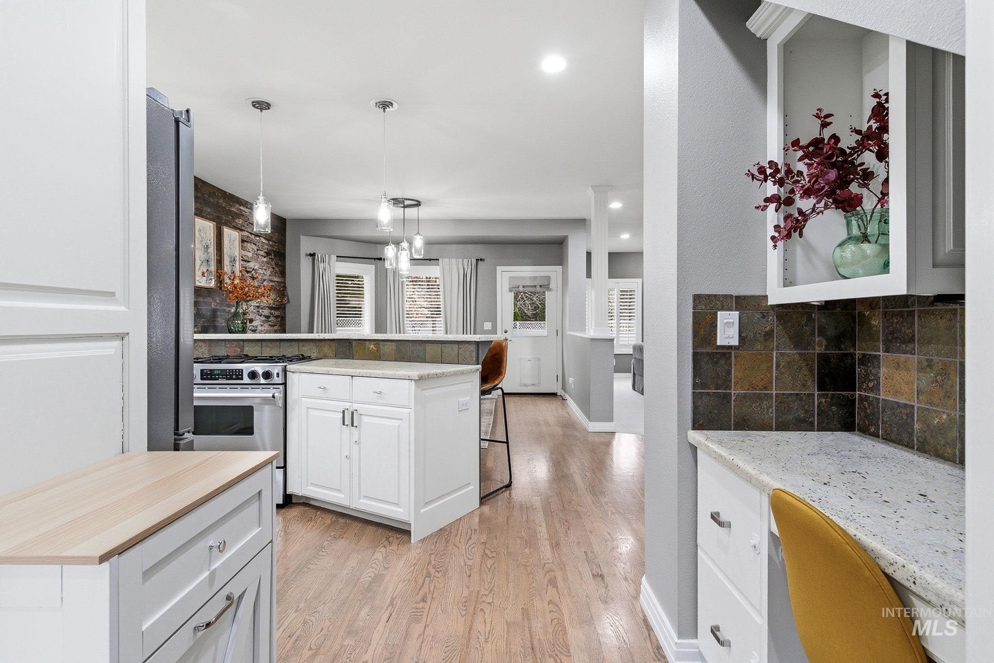 5125 N Riverfront Dr., Garden City, Idaho 83714, 4 Bedrooms, 3 Bathrooms, Residential For Sale, Price $900,000,MLS 98975009