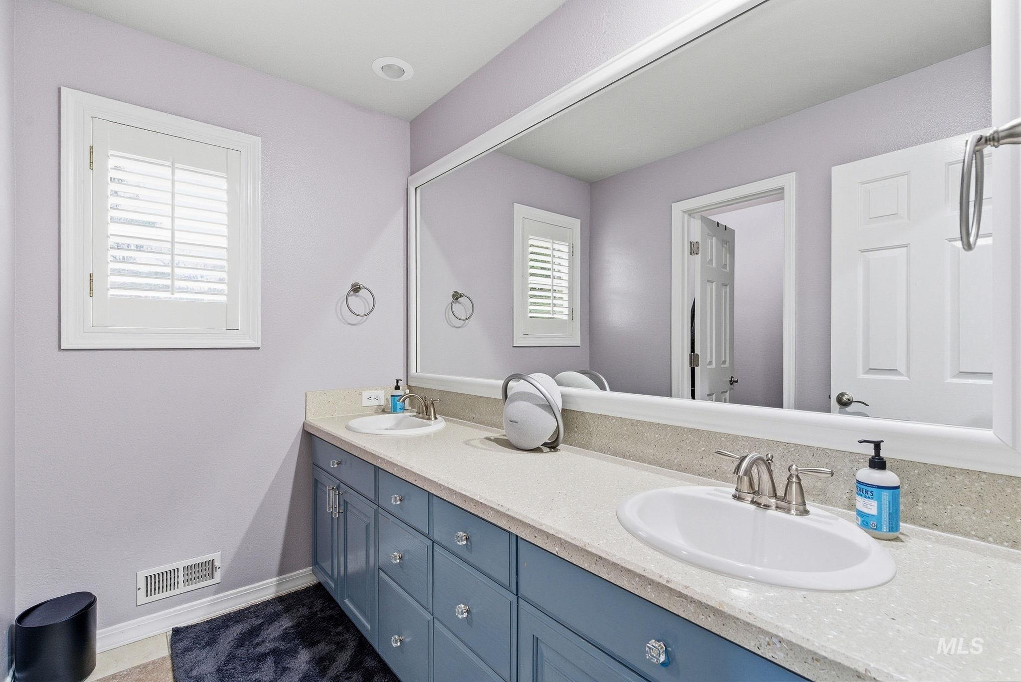 5125 N Riverfront Dr., Garden City, Idaho 83714, 4 Bedrooms, 3 Bathrooms, Residential For Sale, Price $900,000,MLS 98975009