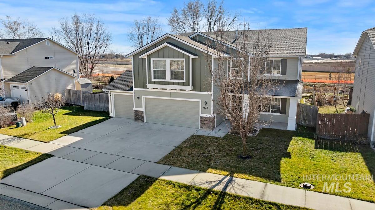 1555 Condor Drive, Middleton, Idaho 83644, 5 Bedrooms, 2.5 Bathrooms, Residential For Sale, Price $550,000,MLS 98975010