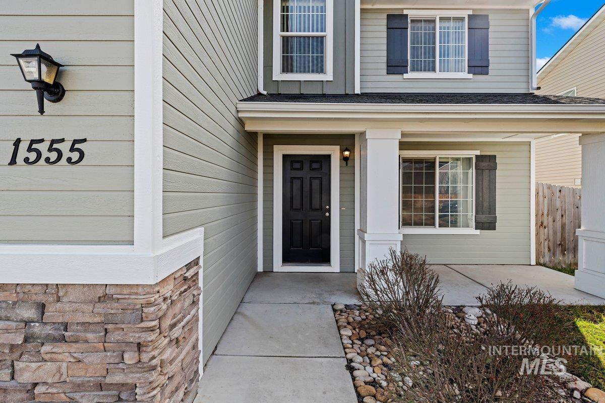 1555 Condor Drive, Middleton, Idaho 83644, 5 Bedrooms, 2.5 Bathrooms, Residential For Sale, Price $550,000,MLS 98975010