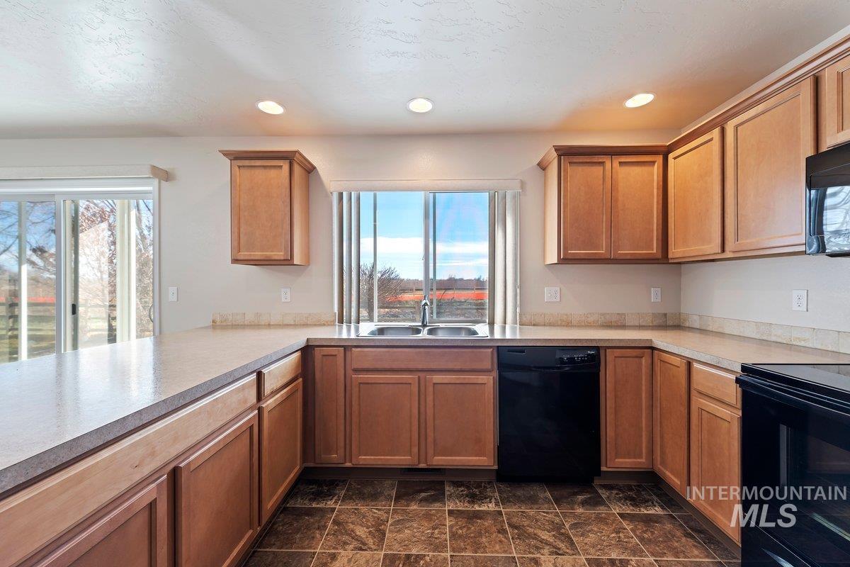 1555 Condor Drive, Middleton, Idaho 83644, 5 Bedrooms, 2.5 Bathrooms, Residential For Sale, Price $550,000, 98975010