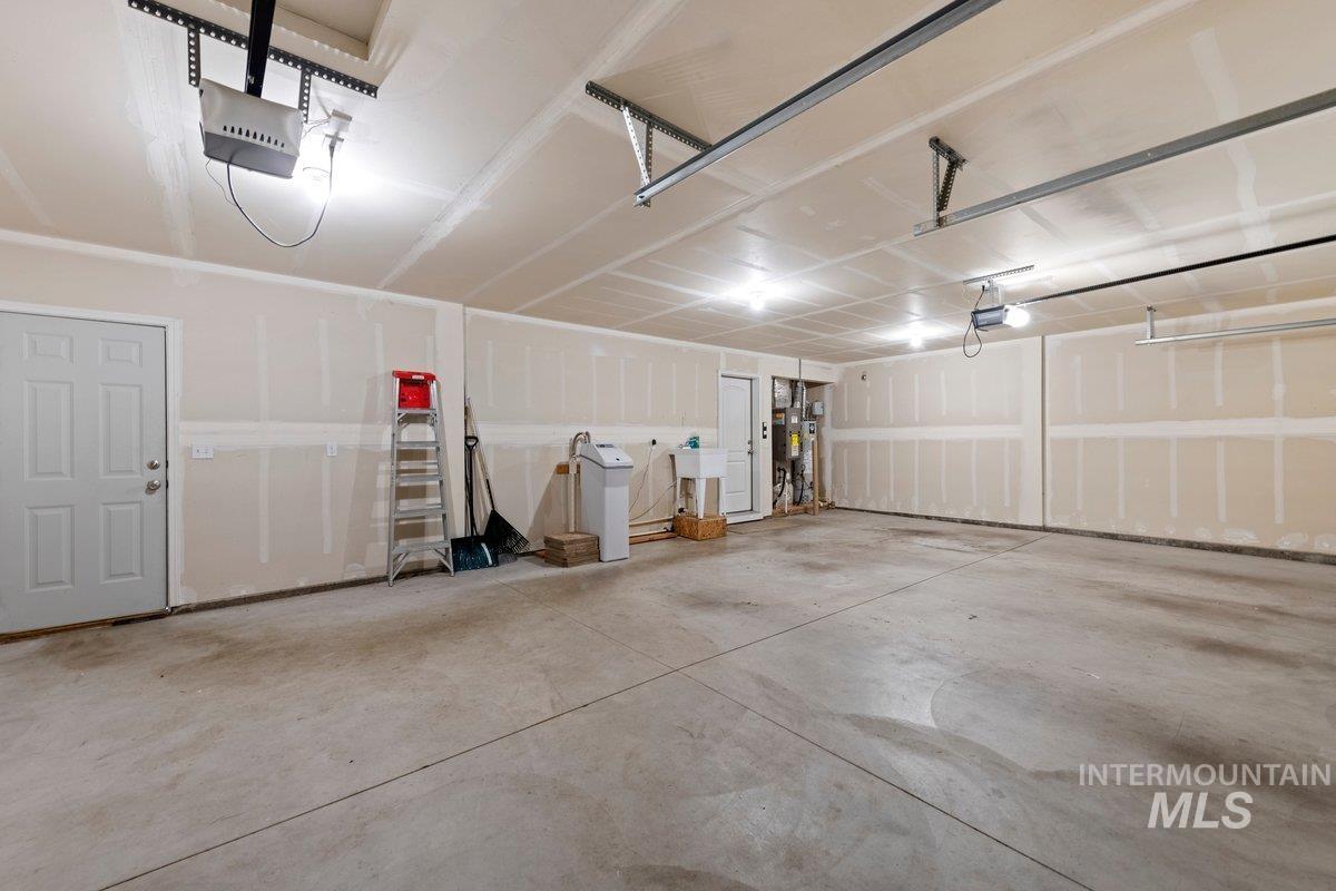 1555 Condor Drive, Middleton, Idaho 83644, 5 Bedrooms, 2.5 Bathrooms, Residential For Sale, Price $550,000,MLS 98975010