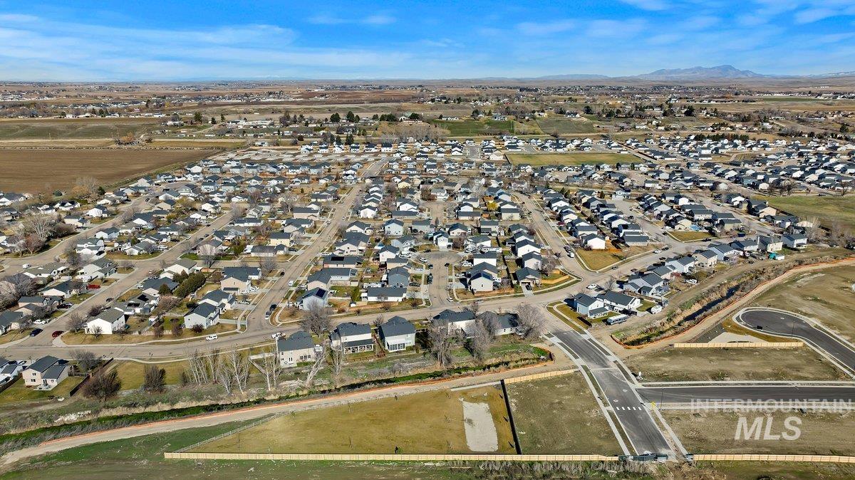 1555 Condor Drive, Middleton, Idaho 83644, 5 Bedrooms, 2.5 Bathrooms, Residential For Sale, Price $550,000,MLS 98975010