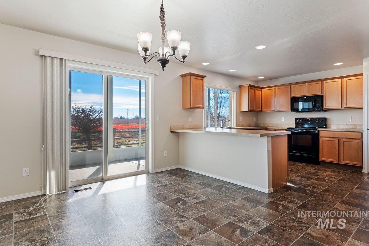 1555 Condor Drive, Middleton, Idaho 83644, 5 Bedrooms, 2.5 Bathrooms, Residential For Sale, Price $550,000,MLS 98975010