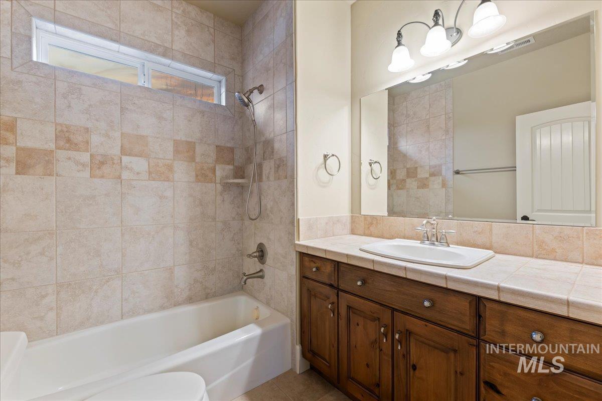 3071 S Abigail Way, Boise, Idaho 83706, 3 Bedrooms, 3.5 Bathrooms, Residential For Sale, Price $1,275,000,MLS 98975016