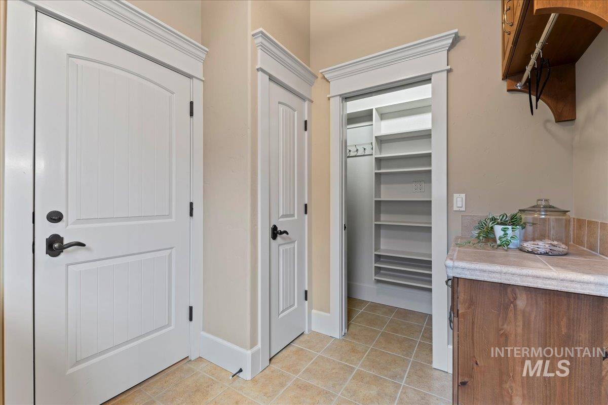 3071 S Abigail Way, Boise, Idaho 83706, 3 Bedrooms, 3.5 Bathrooms, Residential For Sale, Price $1,275,000,MLS 98975016