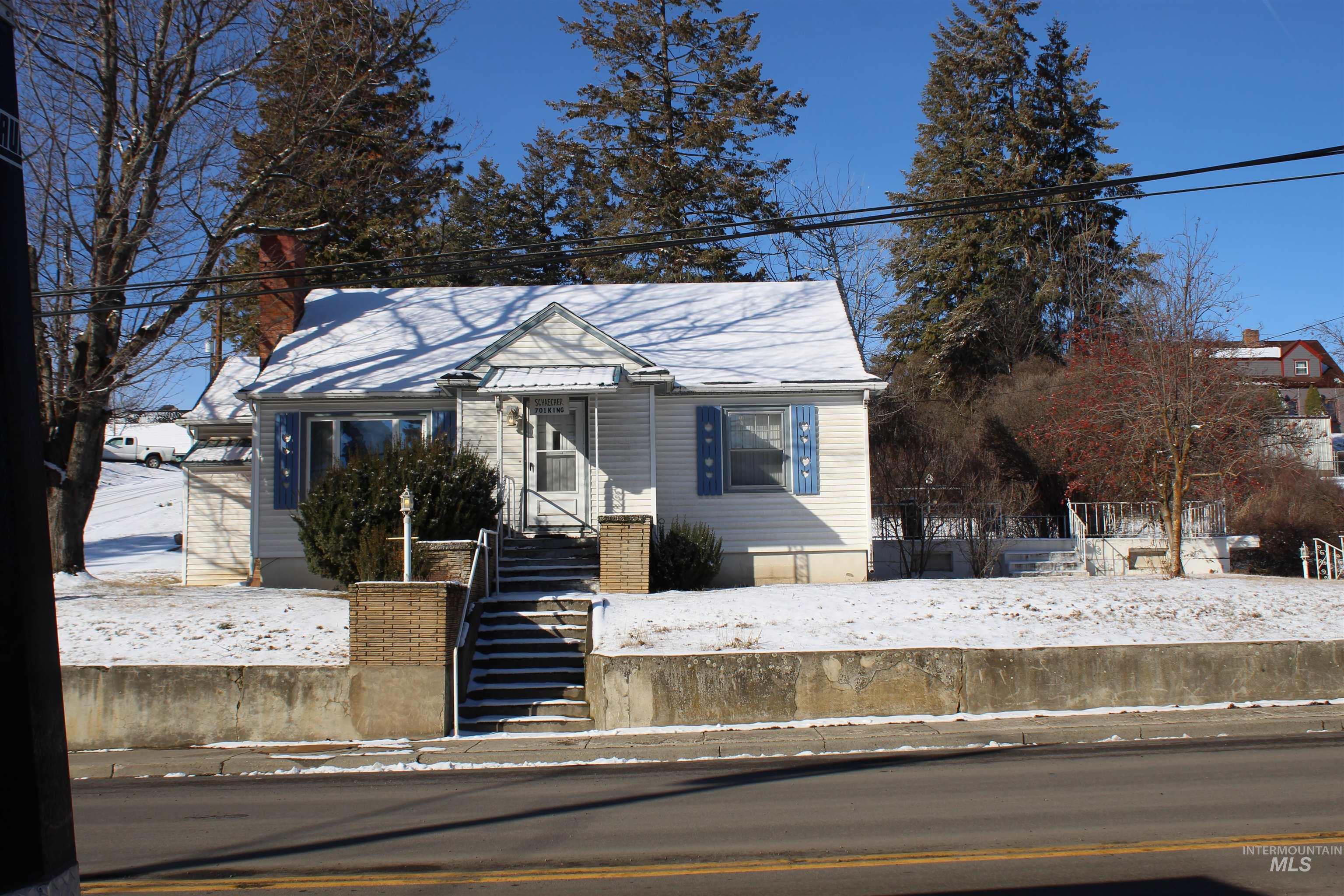 701 King Street, CottonWood, Idaho 83522, 2 Bedrooms, 2 Bathrooms, Residential For Sale, Price $289,000, 98975018