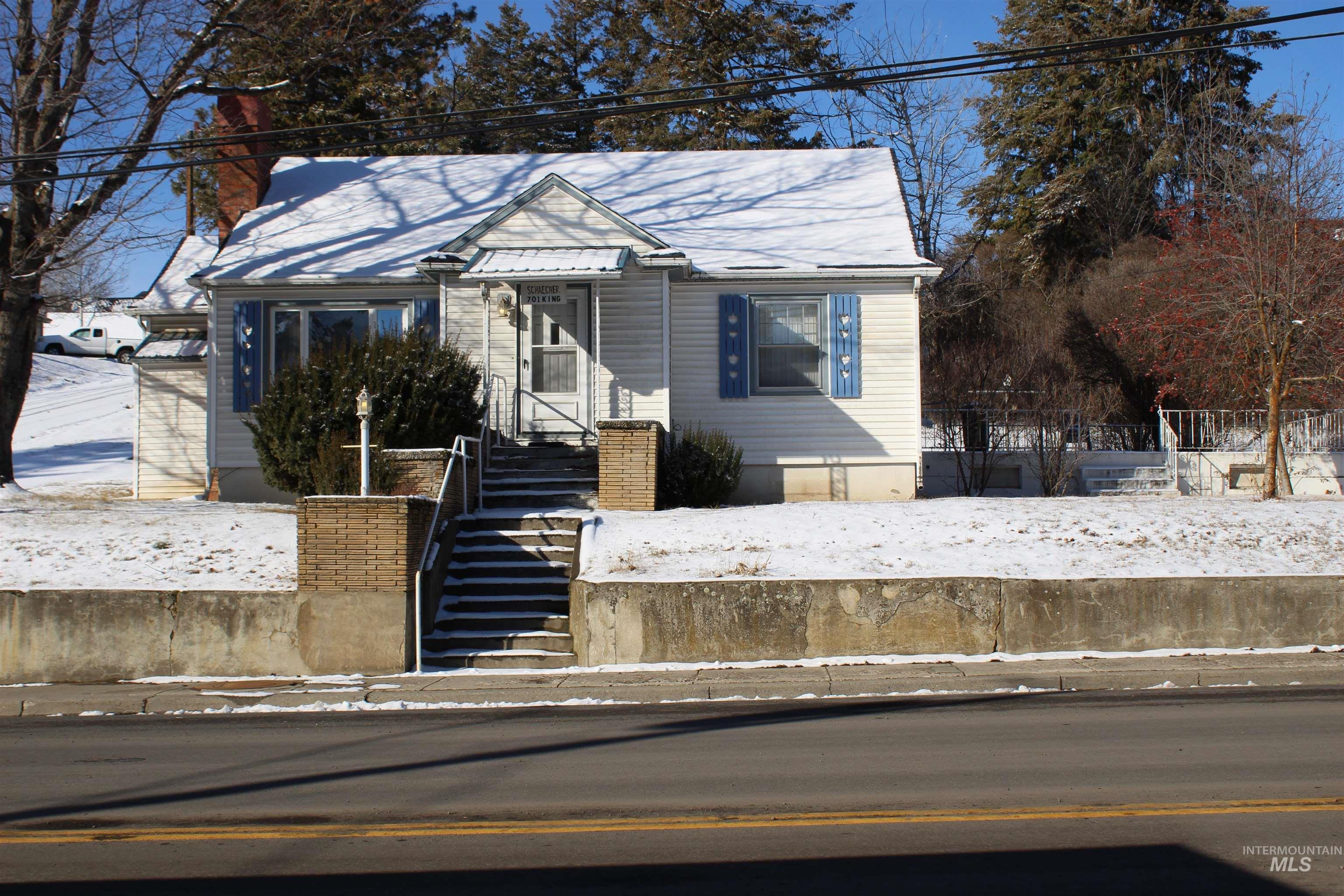 701 King Street, CottonWood, Idaho 83522, 2 Bedrooms, 2 Bathrooms, Residential For Sale, Price $289,000, 98975018