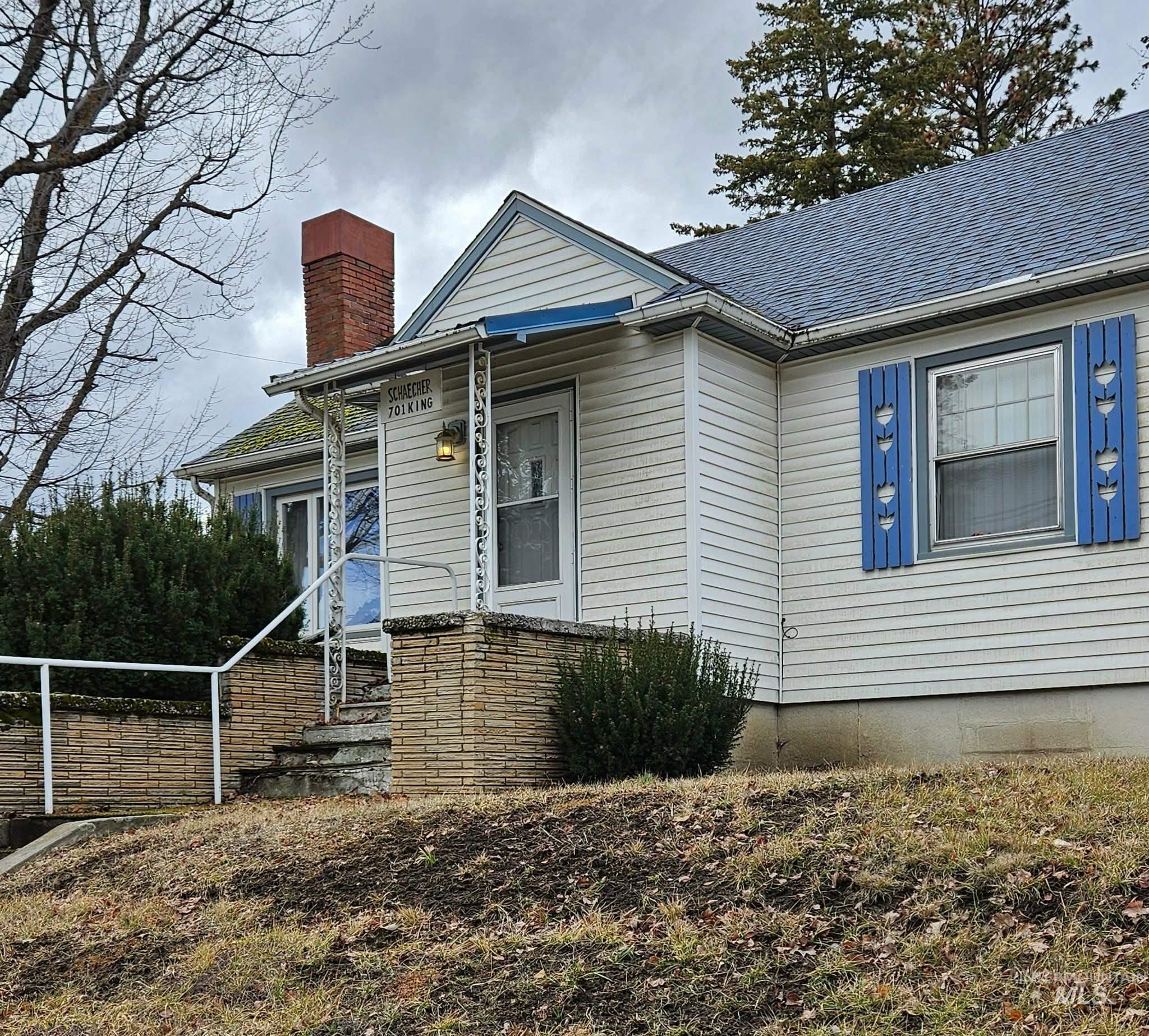 701 King Street, CottonWood, Idaho 83522, 2 Bedrooms, 2 Bathrooms, Residential For Sale, Price $289,000, 98975018