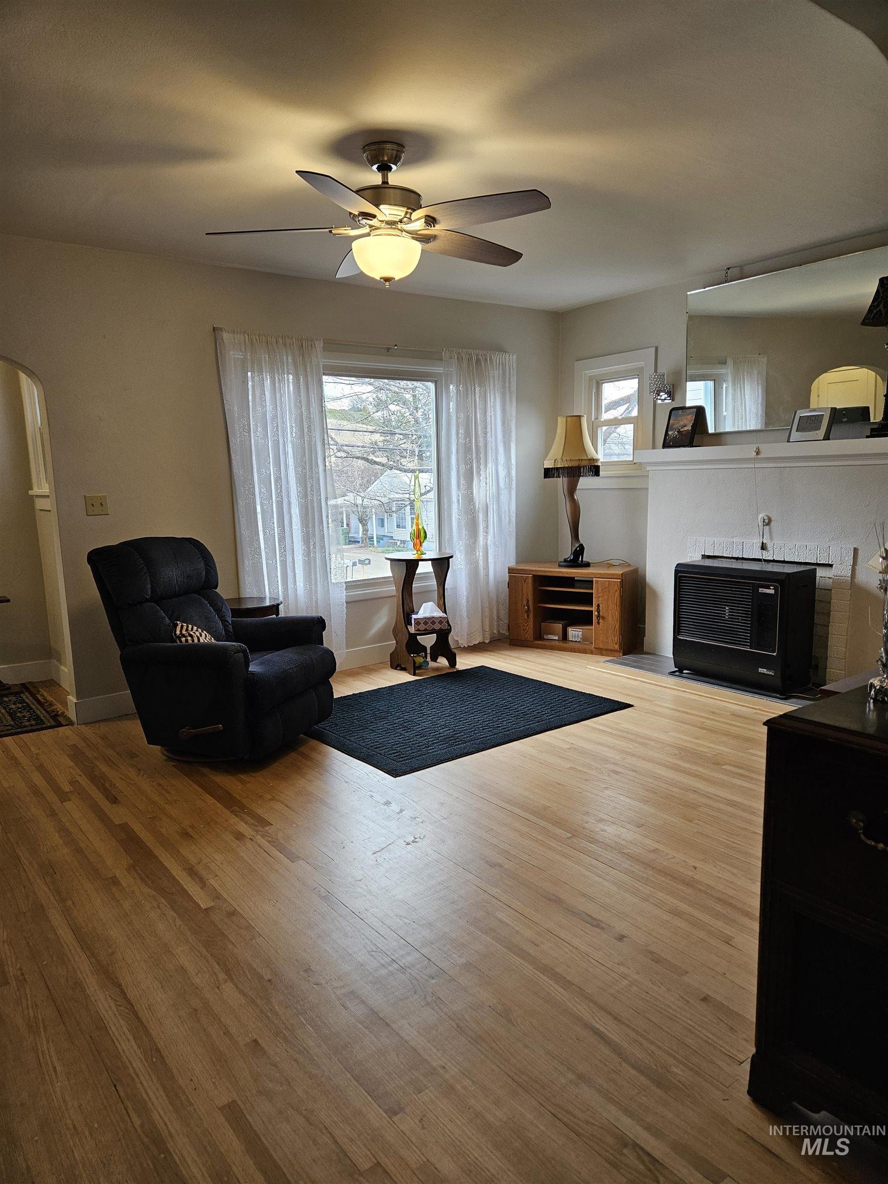 701 King Street, CottonWood, Idaho 83522, 2 Bedrooms, 2 Bathrooms, Residential For Sale, Price $289,000,MLS 98975018