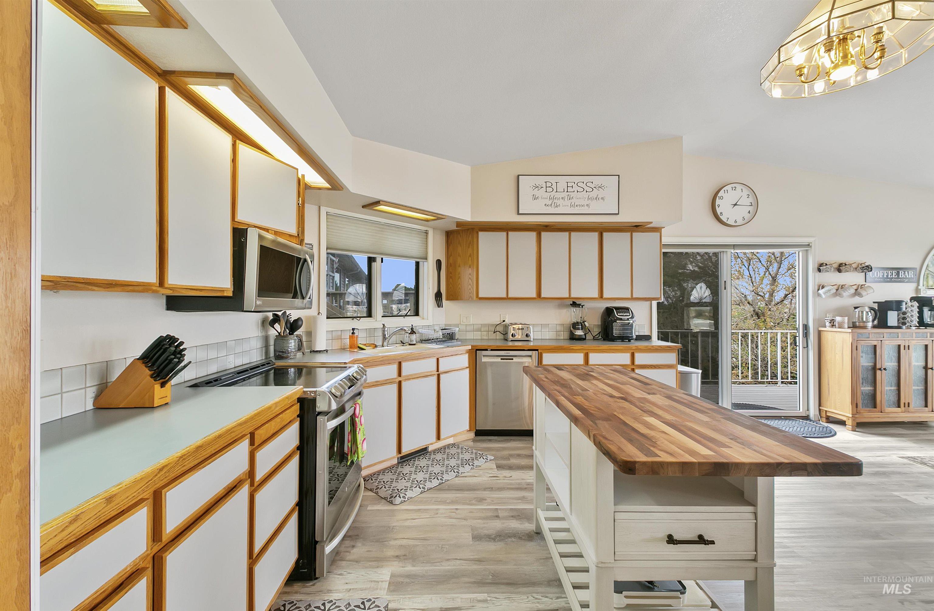 332 S Bitteroot Drive, Boise, Idaho 83709, 3 Bedrooms, 2 Bathrooms, Residential For Sale, Price $484,000, 98975019