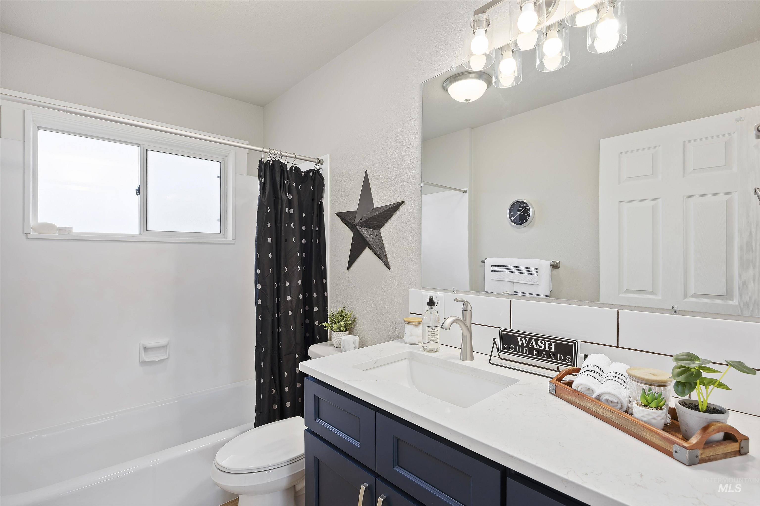 489 W Borah Ave, Twin Falls, Idaho 83301, 5 Bedrooms, 2 Bathrooms, Residential For Sale, Price $349,000,MLS 98975020