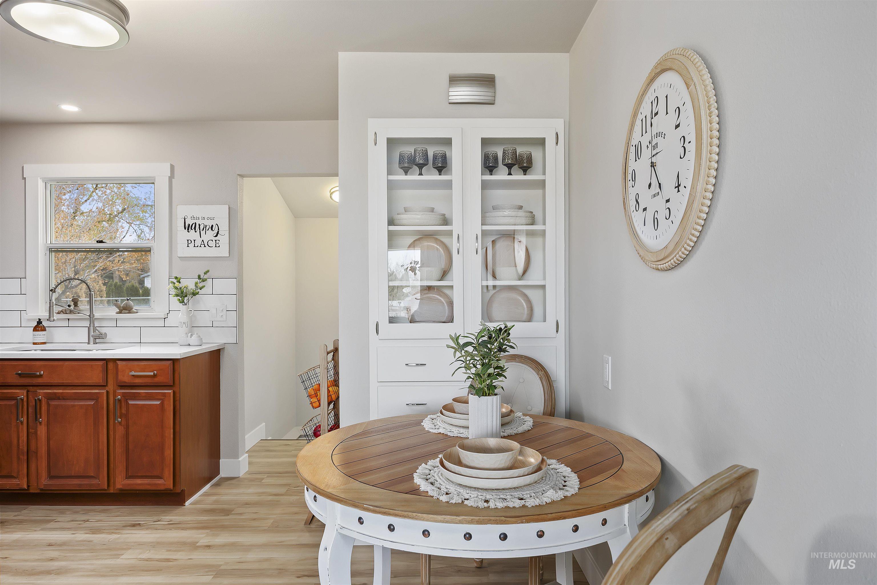 489 W Borah Ave, Twin Falls, Idaho 83301, 5 Bedrooms, 2 Bathrooms, Residential For Sale, Price $349,000,MLS 98975020