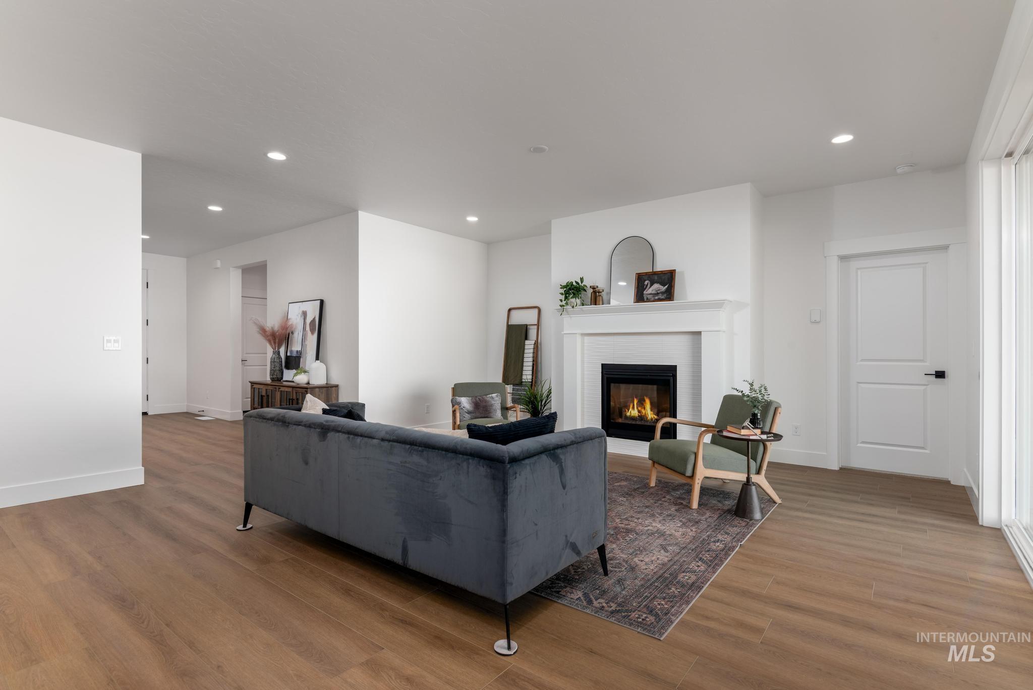 6318 W Snow Currant St, Meridian, Idaho 83646, 4 Bedrooms, 2 Bathrooms, Residential For Sale, Price $569,000,MLS 98975021