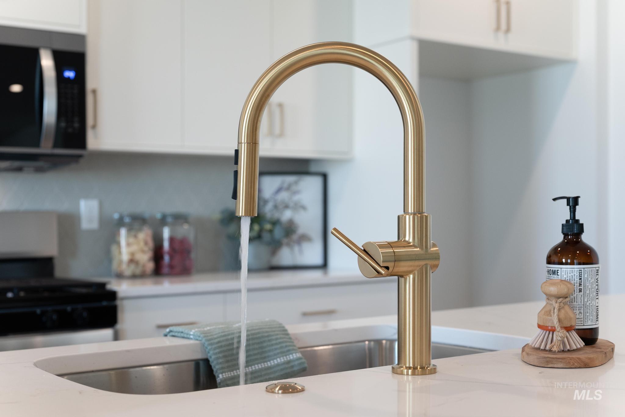 6318 W Snow Currant St, Meridian, Idaho 83646, 4 Bedrooms, 2 Bathrooms, Residential For Sale, Price $569,000,MLS 98975021