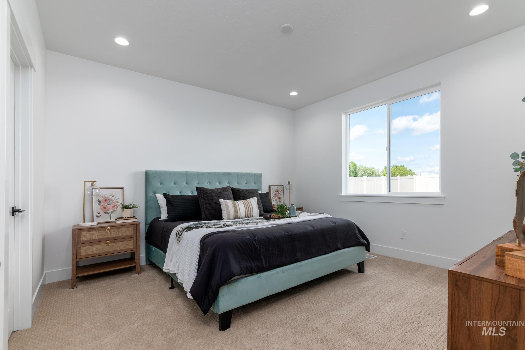 6318 W Snow Currant St, Meridian, Idaho 83646, 4 Bedrooms, 2 Bathrooms, Residential For Sale, Price $569,000,MLS 98975021