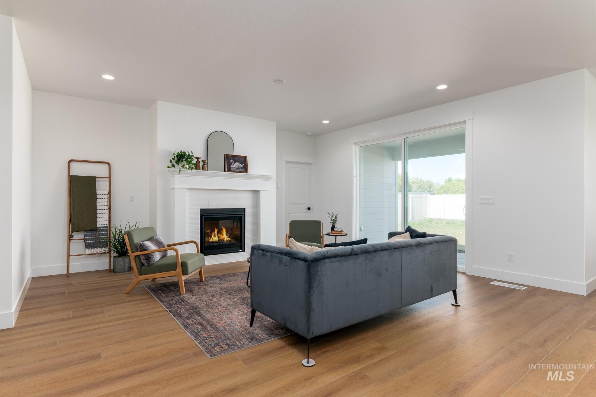 6318 W Snow Currant St, Meridian, Idaho 83646, 4 Bedrooms, 2 Bathrooms, Residential For Sale, Price $569,000,MLS 98975021